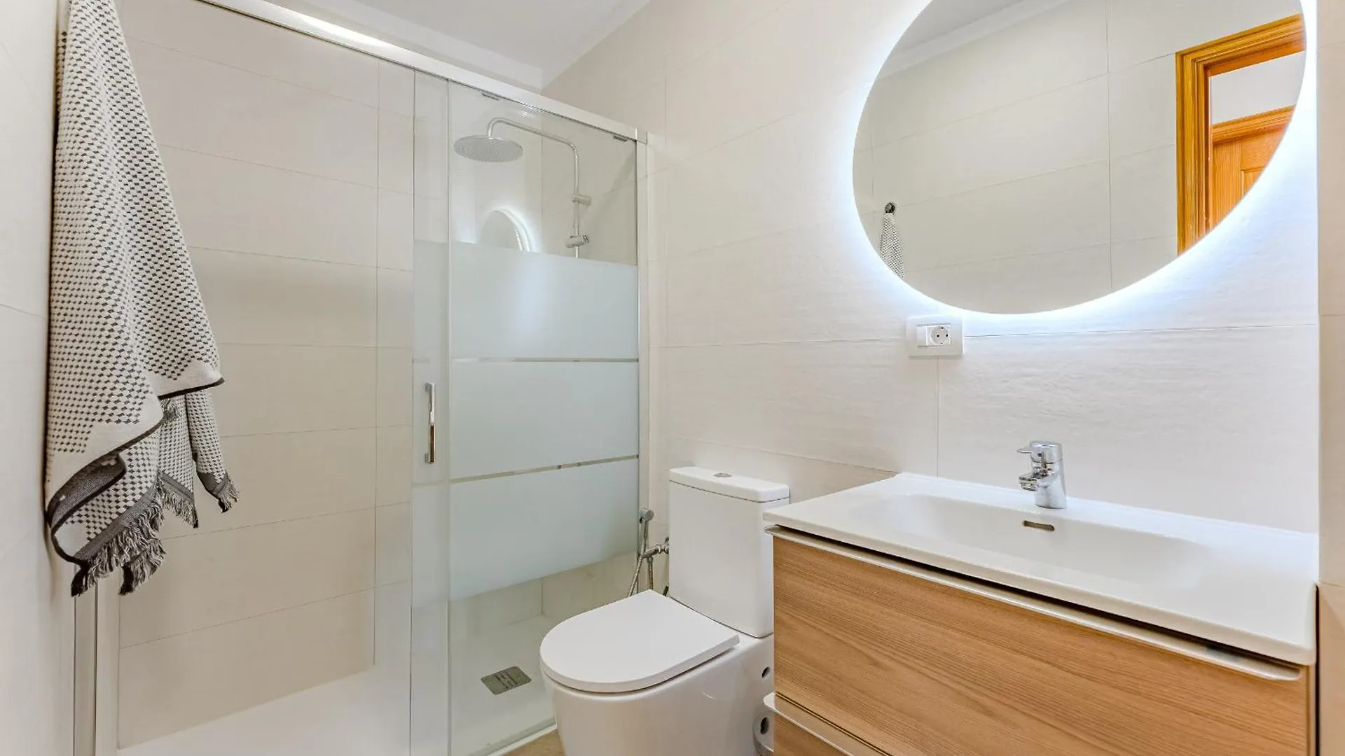 Ocean Front Spacious Family Apartment Puerto de Santiago  0*, Puerto de Santiago (Tenerife) Spain